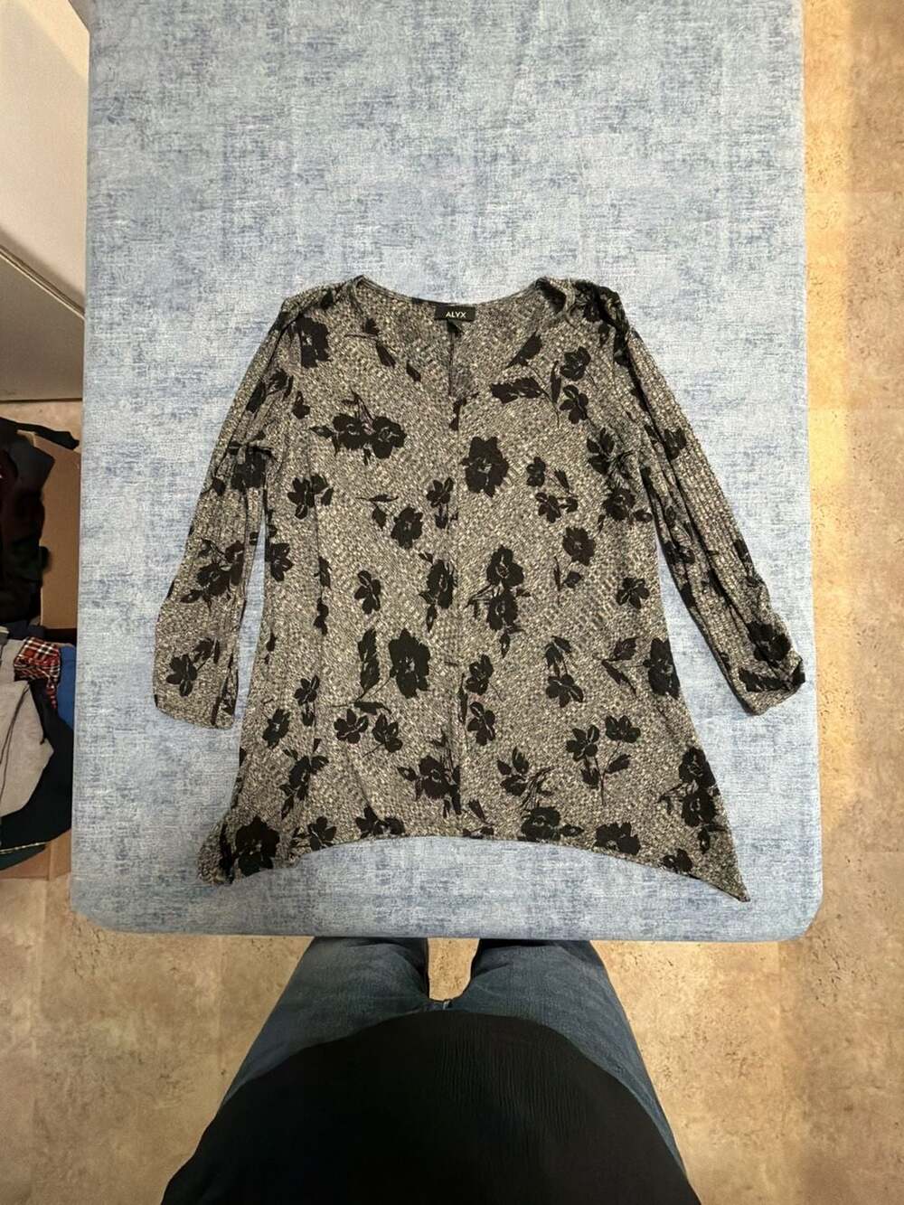 ALYX Floral Print Tunic Top Size XL Black Gray V-Neck Long Sleeve